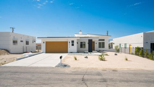 67715 Broken Arrow Ln, Desert Hot Springs, CA, 92241-7325 | Card Image