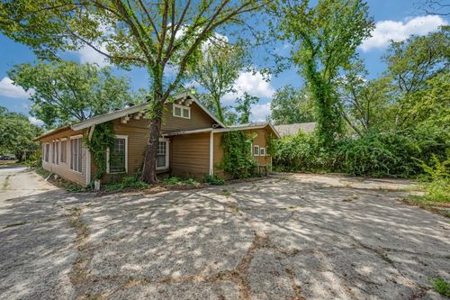 b-904 W Hickory St, Denton, TX, 76201-9506 | Card Image