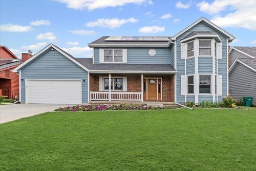 303 Mainsail Dr, Third Lake, IL, 60030-2630 | Card Image