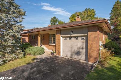 16 Algonquin Trail, House other with 2 bedrooms, 2 bathrooms and 3 parking in Barrie ON | Image 2