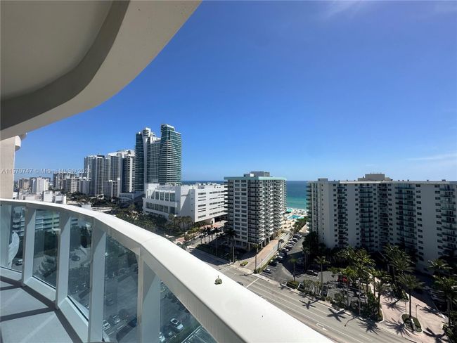 1718 - 3800 S Ocean Dr, Condo with 2 bedrooms, 2 bathrooms and null parking in Hollywood FL | Image 14