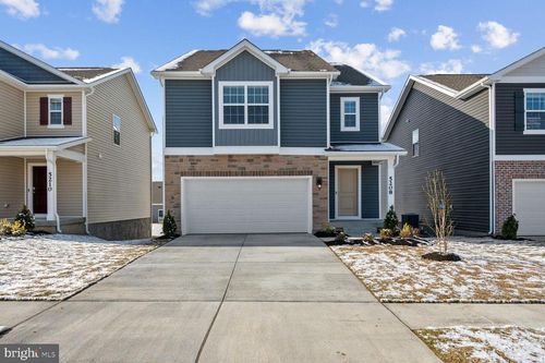 5208 Crooked Ln, STEPHENS CITY, VA, 22655-2526 | Card Image