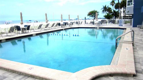 i3-17400 Gulf Blvd, REDINGTON SHORES, FL, 33708-1303 | Card Image