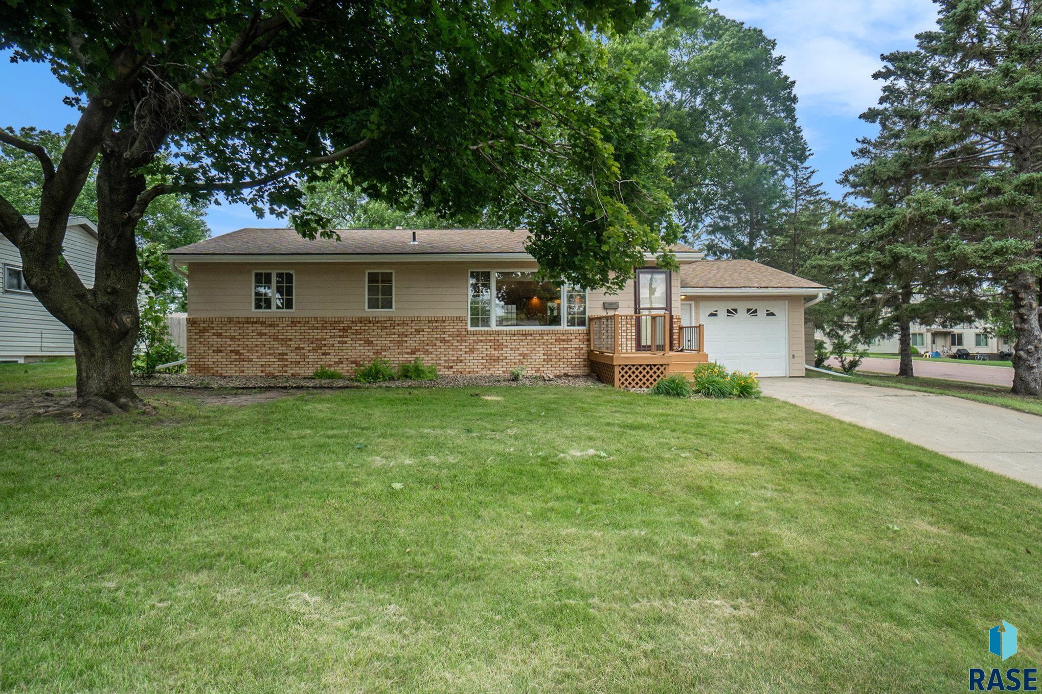 Catherine Ave, Madison, SD 57042
