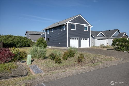 1143 Greenview Ave Sw, Ocean Shores, WA, 98569-9429 | Card Image