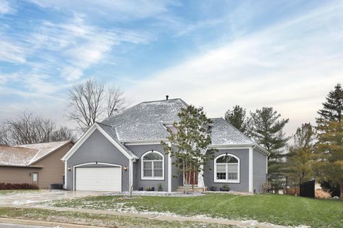 249 Farm Creek Dr, Columbus, OH, 43230-3702 | Card Image