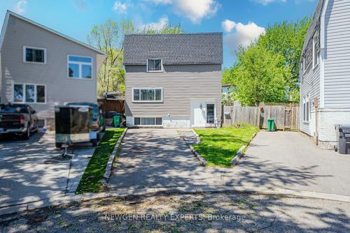 10 Hollyhedge Court, Brampton, ON, L6S1R5 | Card Image