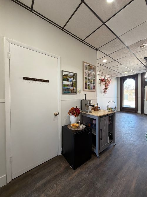 13 E Market St, SHANNON, IL, 61078-9335 | Card Image
