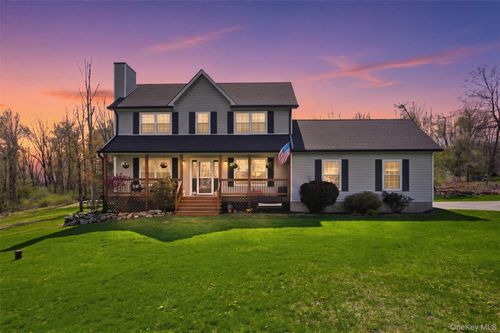 16 Fawn Ct, Middletown, NY, 10940-7176 | Card Image