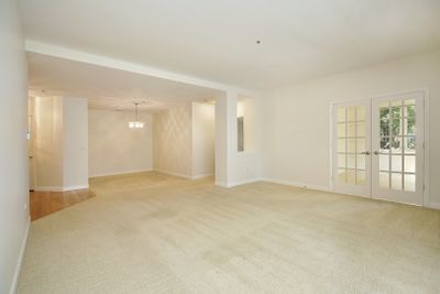 103 - 2640 Summit Drive, Condo with 2 bedrooms, 2 bathrooms and 3 parking in Glenview IL | Image 3