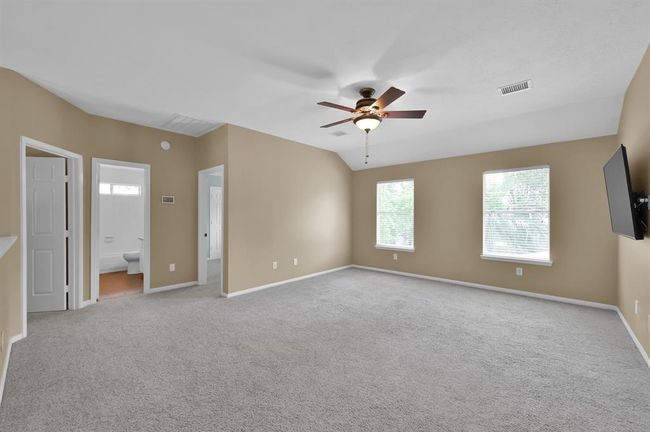 GAME ROOM UPSTAIRS | Image 19