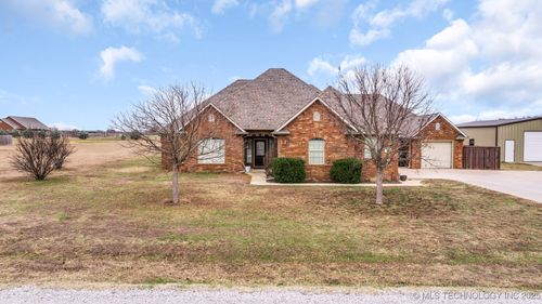 105 Covington Circle, Ardmore, OK, 73401 | Card Image