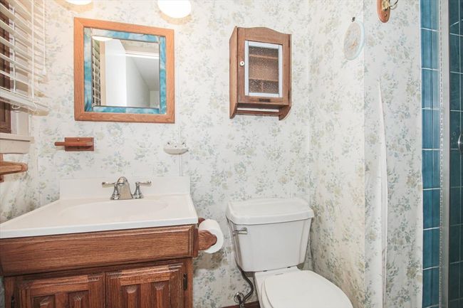 69 Grange Rd, House other with 4 bedrooms, 2 bathrooms and 2 parking in Elk Grove Village IL | Image 11