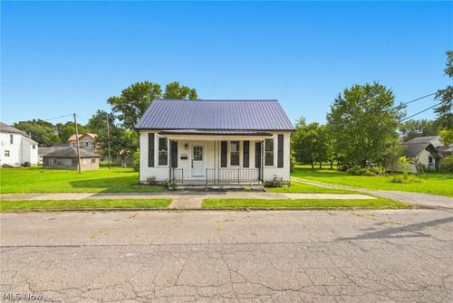 520 Foster Ave, Cambridge, OH, 43725-1424 | Card Image
