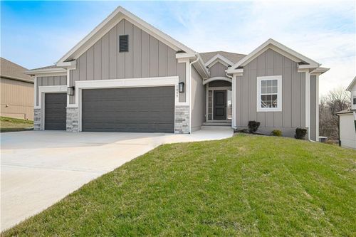 1059 Fir Ln, Liberty, MO, 64068-4315 | Card Image