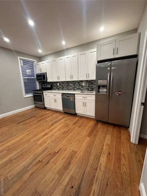 6063 54th St, Maspeth, NY, 11378-3327 | Card Image