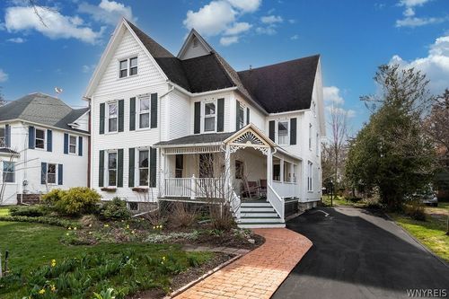 13 Bloomingdale Ave, Akron, NY, 14001-1102 | Card Image