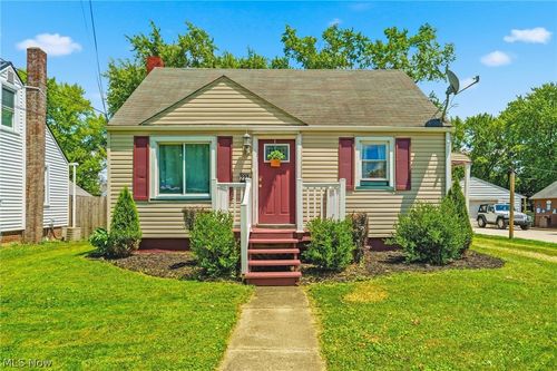 222 Genoa Ave Sw, Massillon, OH, 44646-3714 | Card Image