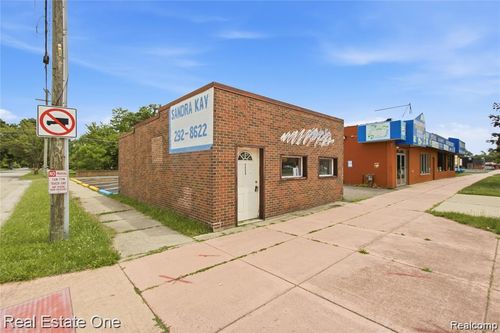4809 S Beech Daly St, Dearborn Heights, MI, 48125-1508 | Card Image
