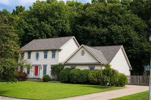 136 Jade Cir, Canfield, OH, 44406-9662 | Card Image