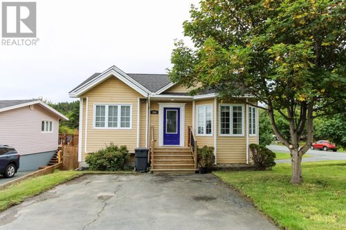 256 St Thomas Line, Paradise, NL, A1L3K9 | Card Image