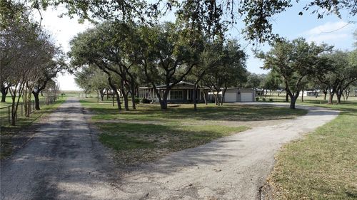 6211 Fm 673, Beeville, TX, 78102-8204 | Card Image