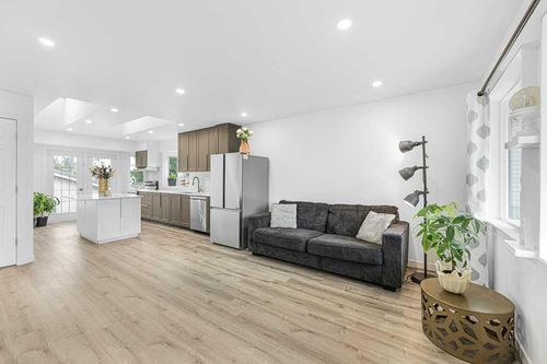 477 72 Ave Ne, Calgary, AB, T2K5H8 | Card Image