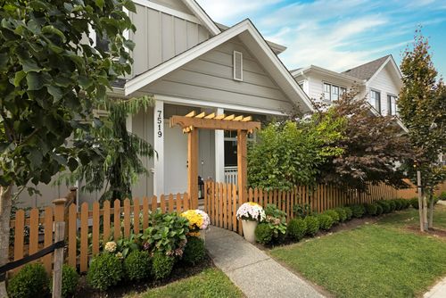 7519 198b Street, Langley, BC, V2Y5K3 | Card Image
