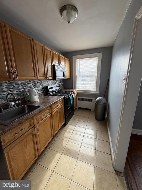 fl-2nd-6404 Marsden St, PHILADELPHIA, PA, 19135-2707 | Card Image