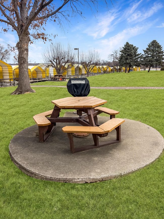 Three Points Blvd - Picnic area/grill | Image 25