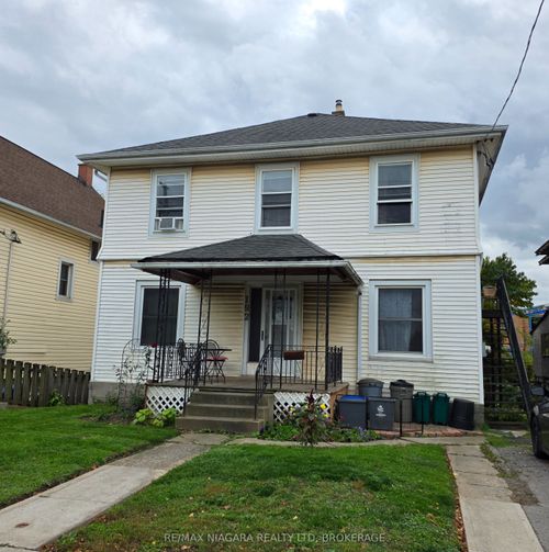 {{alt}} | Card Image