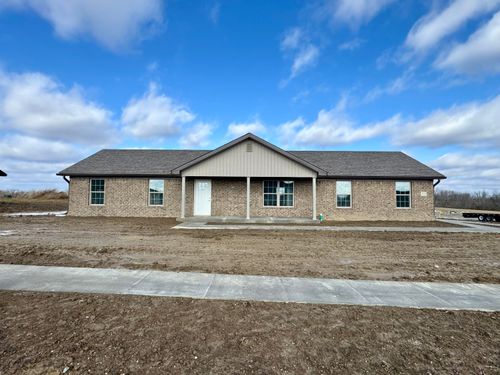 571 Middle Creek Way, Berea, KY, 40403-6595 | Card Image