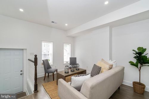 1528 Holbrook St, BALTIMORE, MD, 21202-5710 | Card Image