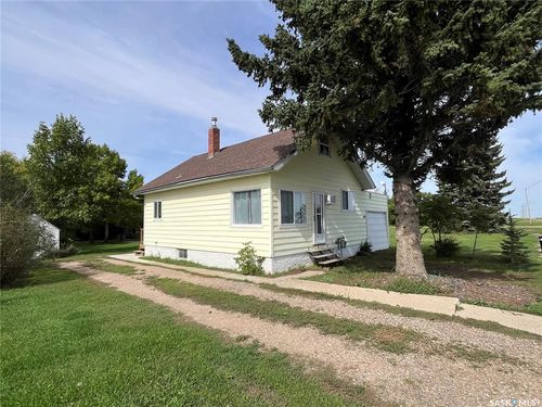 401 Railway Ave, Tramping Lake, SK, S0K4H0 | Card Image