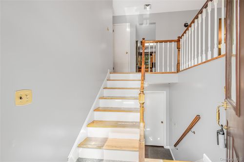 11 Central Ave, New City, NY, 10956-2723 | Card Image