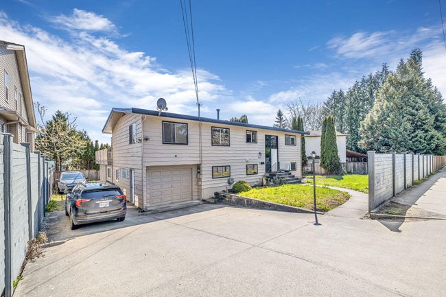 6522 196 Street, House other with 7 bedrooms, 4 bathrooms and 6 parking in Langley BC | Image 1