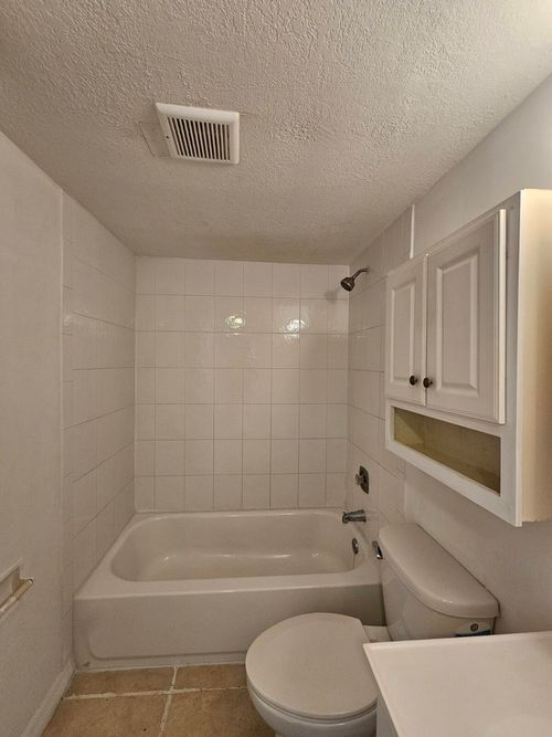 apt-107-1880 N Congress Ave, West Palm Beach, FL, 33401-1640 | Card Image