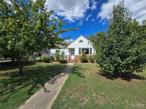 211 W Olive St, East Prairie, MO, 63845-1522 | Card Image