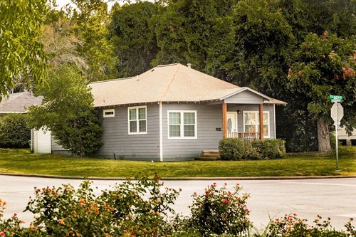 1306 Austin St, Brenham, TX, 77833-4518 | Card Image