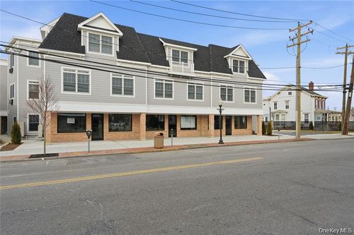 309-180 Deer Park Ave, Babylon, NY, 11702-2837 | Card Image