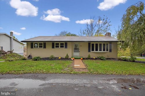 110 Garfield Rd, BERNVILLE, PA, 19506-9612 | Card Image