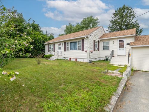 171 Tiogue Ave, Coventry, RI, 02816-5251 | Card Image