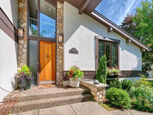 672 Ivy Falls Ct, Mendota Heights, MN, 55118-1727 | Card Image