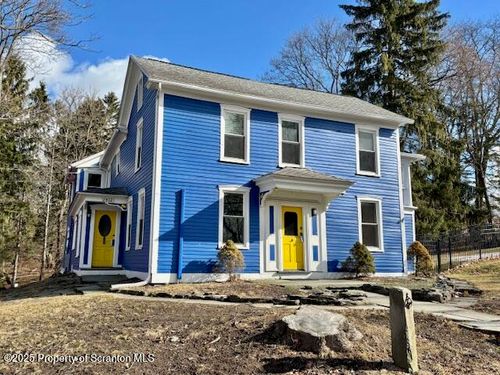698 N Abington Rd, Waverly Township, PA, 18411-2319 | Card Image