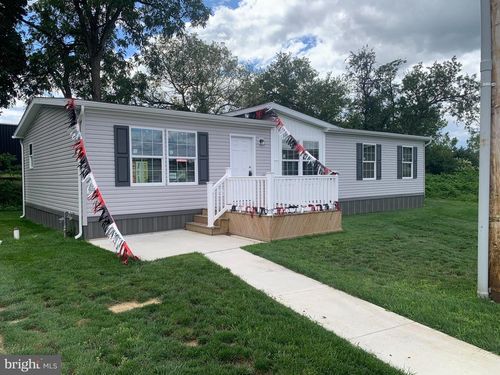 30 W Willow St, PALMYRA, PA, 17078-8938 | Card Image