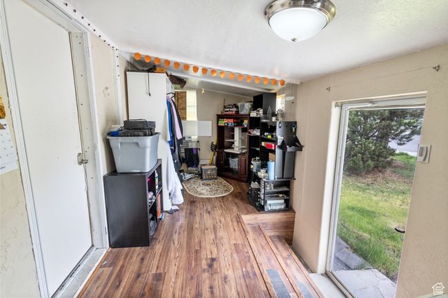 View of front entry room | Image 12