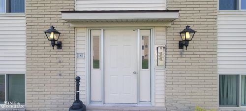 1875 Michigan Ave, Marysville, MI, 48040-1856 | Card Image