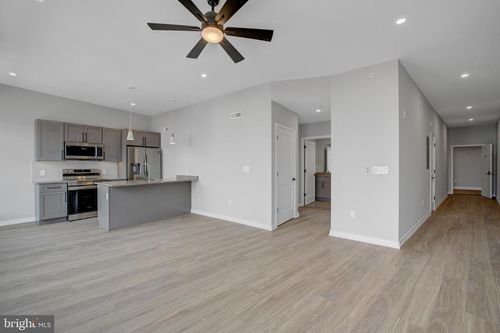 apt-3a-2445 Innovator Way, PHILADELPHIA, PA, 19146-2353 | Card Image