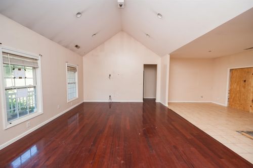 1060 Moss Lake Dr, Clover, SC, 29710-8609 | Card Image
