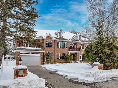 75 Woodfall Rd, Belmont, MA, 02478-1727 | Card Image